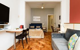 Omar do Rio - BR 194/1104: Studio Copacabana, Internet 240mbps, Smart TV + TV a Cabo, Workstation, Alexa, a 80m do Metrô Cardeal Arcoverde e a 400m da Praia de Copacabana